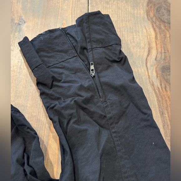 i. e. Relaxed Vintage Women’s Long Sleeve Black 100% Nylon Hoodie Zip Jacket Med - Picture 3 of 8